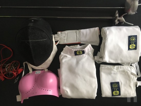 Divisa per fioretto e spada per donna destrorsa  foto-10543