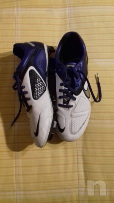 Nike viola e bianche, n. 38 - 13 tacchetti foto-10702