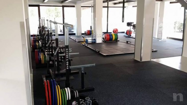 Pavimento rotoli gomma palestra sala pesi crossfit foto-20311