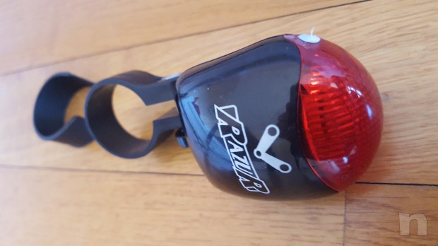 FANALINO LED POSTERIORE RAZUR MOD M18 foto-20354