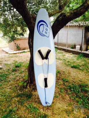 Tavola Kite usata pochissimo, completa di pinne. foto-10991