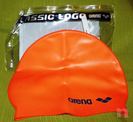 Cuffia da nuoto arancione scritta nera in silicone taglia M foto-11576