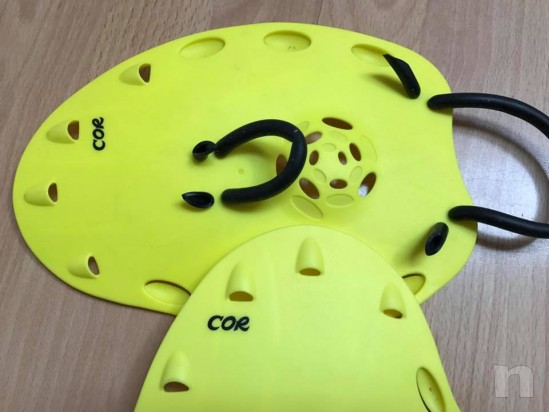 Palette mani per nuoto foto-12250