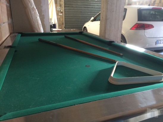 Tavola da Biliardo con stecche e bilie foto-24256