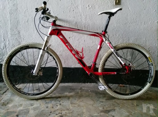 Bicicletta Mountain bike carbonio foto-1321