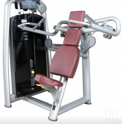 Si vendono macchine da palestra come nuove. foto-25685