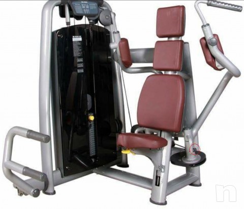 Si vendono macchine da palestra come nuove. foto-25687