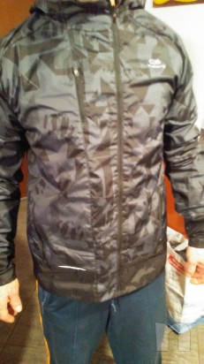 Giacca sportiva antipioggia e antivento foto-25821