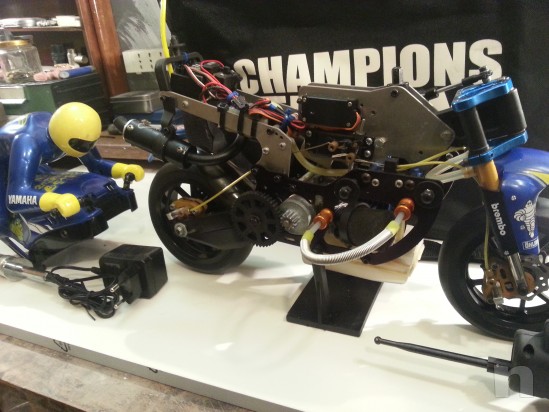 Moto professionale radiocomandata scoppio foto-26813