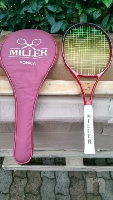 vendo racchetta da tennis. MAI USATA. foto-1585