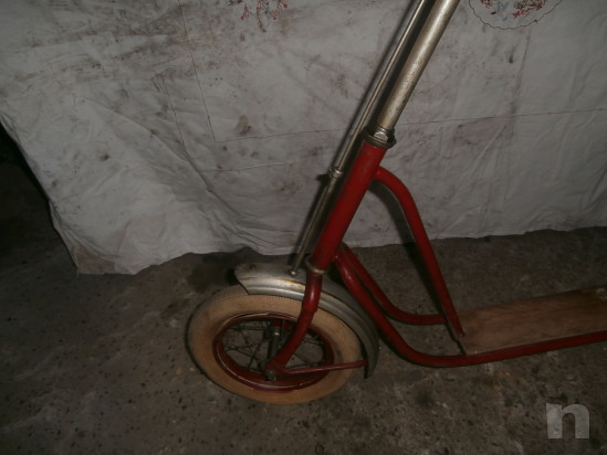 antico monopattino in ferro ogg. vintage foto-30458
