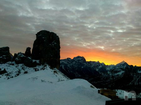 DOLOMITI - SCI ITINERANTE CON GUIDA DORMENDO IN RIFUGI SULLE PISTE foto-30557