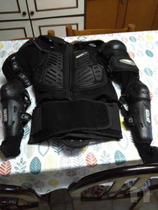 Casco da DH e pettorina completa foto-31813