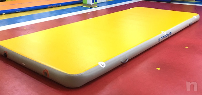 Tappeto gonfiabile per acrobazie  foto-16788