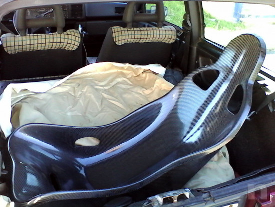 sedili in resina e carbonio foto-17116