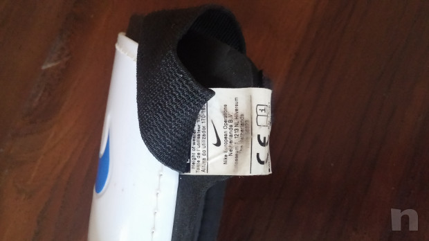 Parastinchi da calcio NIKE foto-33597