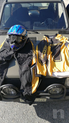 Casco, paglia pantaloni e stivali foto-17558