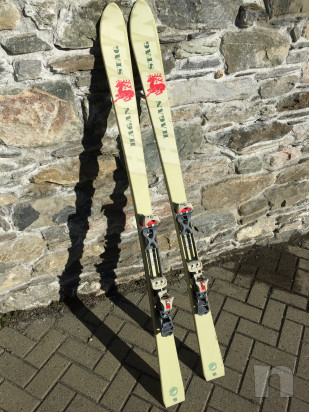 Sci da sci alpinismo con pelli di foca e scarponi  foto-17745