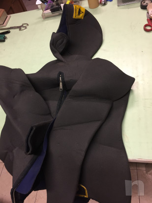 muta da sub taglia 48/50; con pinne n°42; - 12 Kg pesi e boa di avvistamento completo di borsa foto-17782