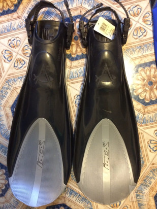 Vendo muta ed accessori Nuovi da donna, per attività subacquea. foto-34222