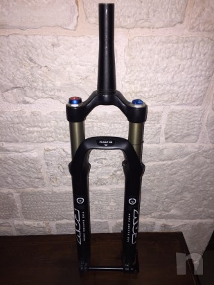 Vendo forcella fox evolution 29 " escursione da 100mm con canotto conico da 16cm.forcella in ottime condizione del 2013/14 foto-1802