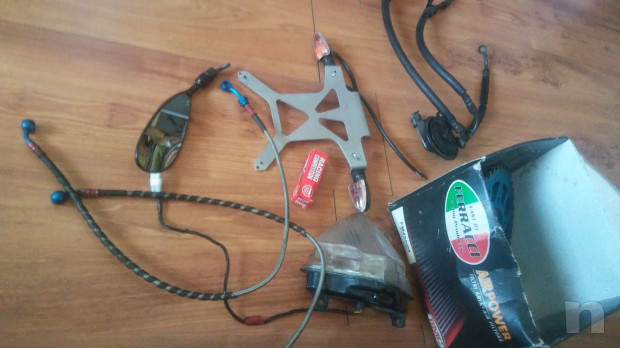 Vari pezzi moto r1 e kavasaki  foto-35967