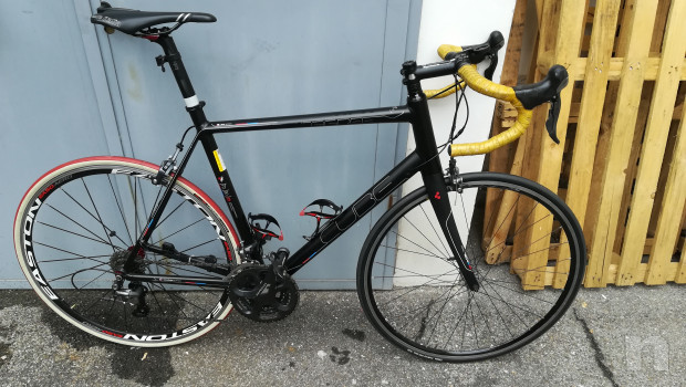 Bici da corsa in alluminio - Shimano Ultegra 9 rapporti foto-36781