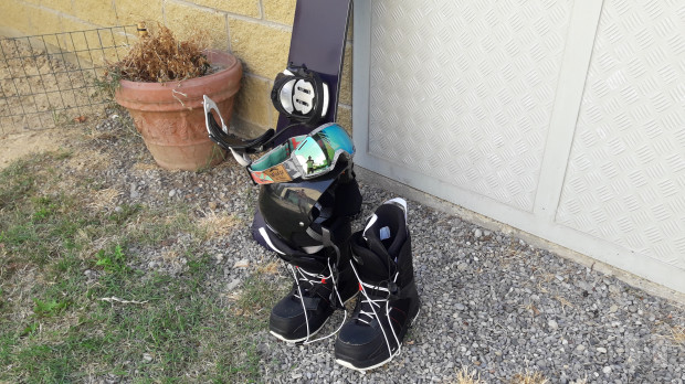 Snowboard   scarponi   occhiali   casco  foto-19546