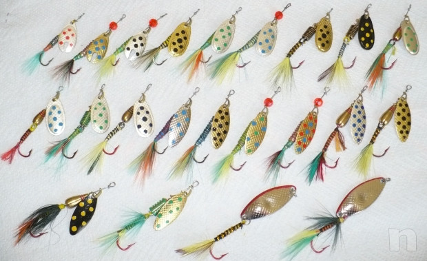 ARTIFICIALI  PESCA e contenitore porta esche foto-19928