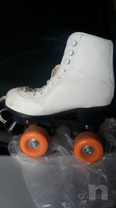 Pattini a rotelle in pelle bianca 31/32 o 33/34 foto-41269