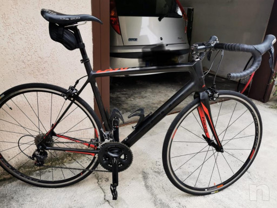 Vendo bici da corsa focus cayo 105 carbonio 11v foto-41405