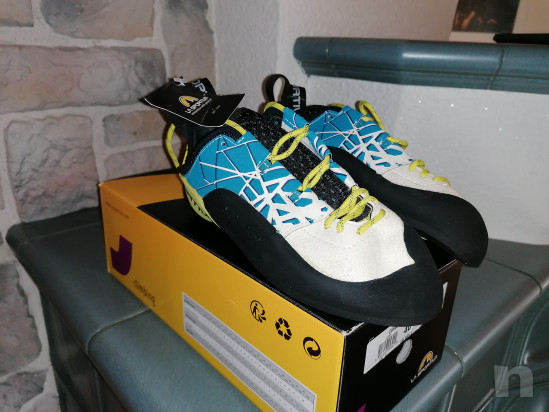 Scarpetta d'arrampicata nuova foto-22281