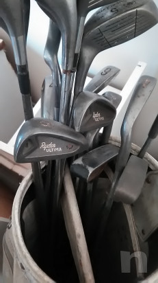 Set di mazze da golf con sacca e palline foto-43830