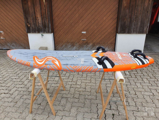 Tavola quasi nuova in perfette condizioni, 4-5 volte in acqua foto-46784