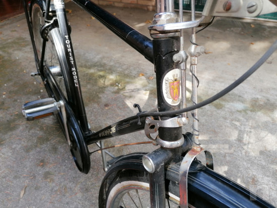 Bicicletta D'epoca - uomo e donna foto-47526