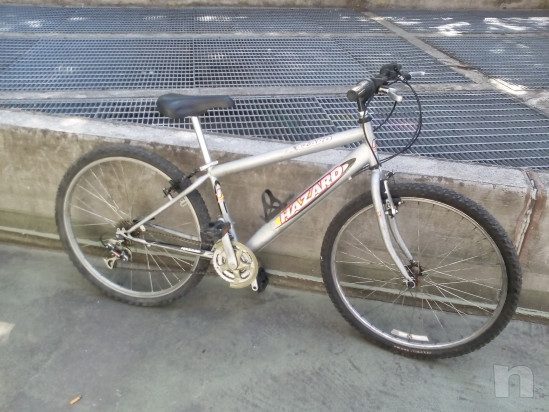 MTB Touring HAZARD con 18 velocità, ottimi freni, ruote 26