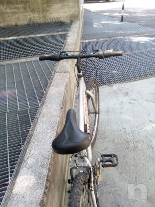 MTB Touring HAZARD con 18 velocità, ottimi freni, ruote 26