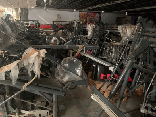 Un bowling COMPLETO 12 piste completamente smontato foto-47658