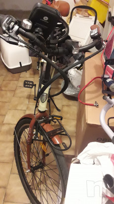Bella bici tenuta bene, con batteria da 36V quasi esaurita. foto-48611