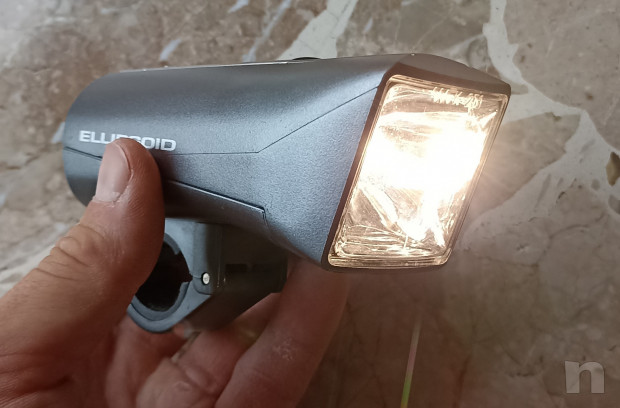 Sigma luce per bici con attacco circolare foto-50036