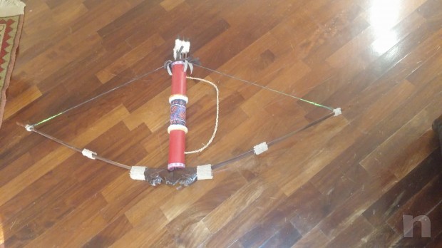 Arco in legno Ichkory della tribu' Arikara foto-4369