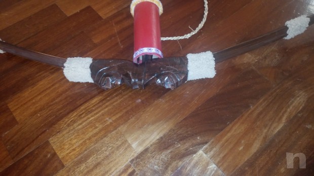 Arco in legno Ichkory della tribu' Arikara foto-2526