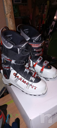 vendesi scarponi scialpinismo taglia 42 Garmont ottime condizioni foto-26311