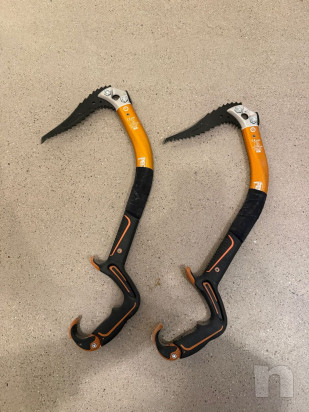 Piccozze Petzl Ergonomic - 2 pezzi - con lama Pure Dry foto-26442