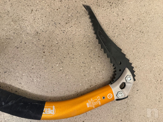 Piccozze Petzl Ergonomic - 2 pezzi - con lama Pure Dry foto-52865