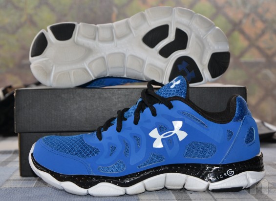 Scarpe running Under Armour "Micro G Engage" foto-2673