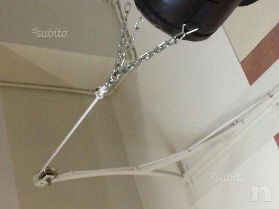 vendo panca multifunzione piu sacco  guantoni piu staffa fissaggio foto-6910