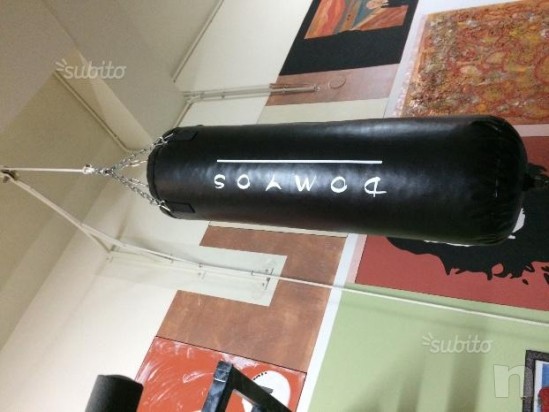 vendo panca multifunzione piu sacco  guantoni piu staffa fissaggio foto-3912