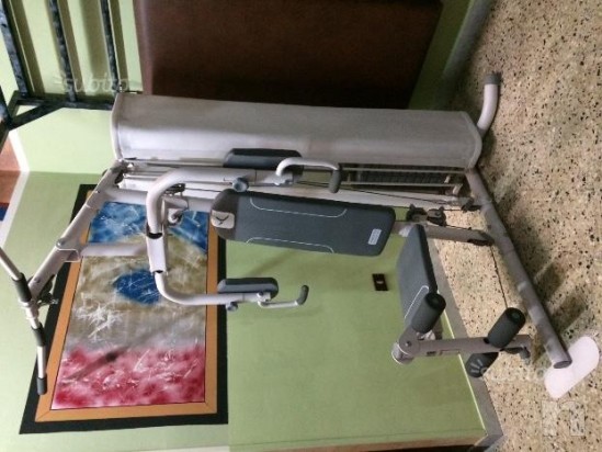 vendo panca multifunzione piu sacco  guantoni piu staffa fissaggio foto-6907