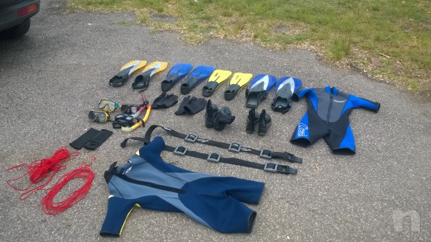 Attrezzatura da Sub, mute pinne maschere foto-4521